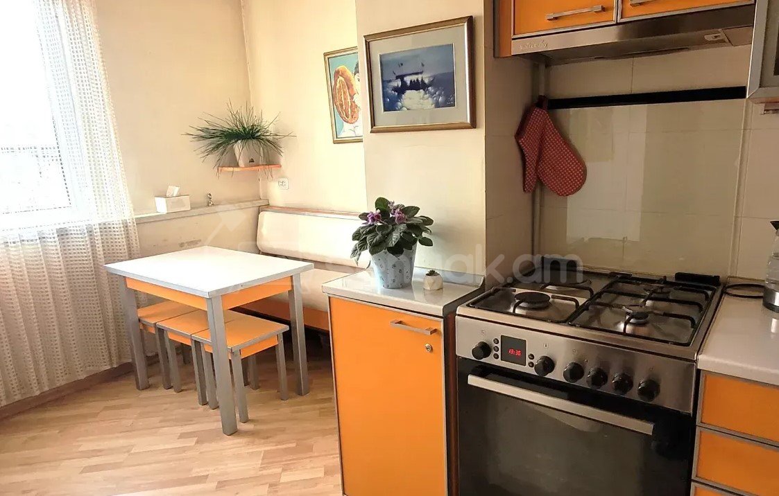 1 Սենյականոց Բնակարան Քարե Շենքում, 45քմ, 5/5 հարկ, Կոսմետիկ Վերանորոգված