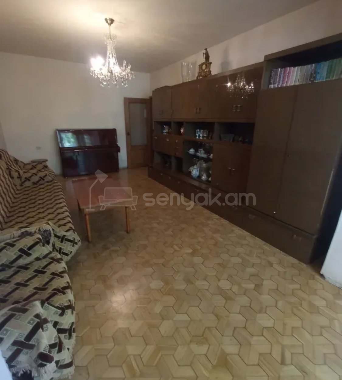 4 Սենյականոց Բնակարան, 110քմ, 1/9 հարկ, Պետական Վիճակում