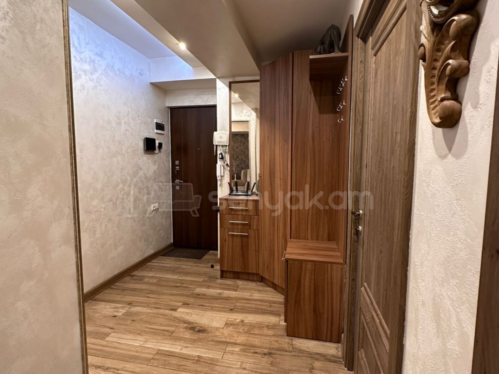 3 Սենյականոց Բնակարան, 92քմ, 6/9 հարկ, Կապիտալ Վերանորոգված
