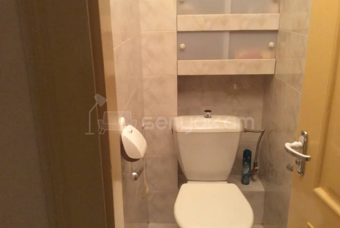 2 Սենյականոց Բնակարան, 61քմ, 5/5 հարկ, Նորմալ Վիճակում