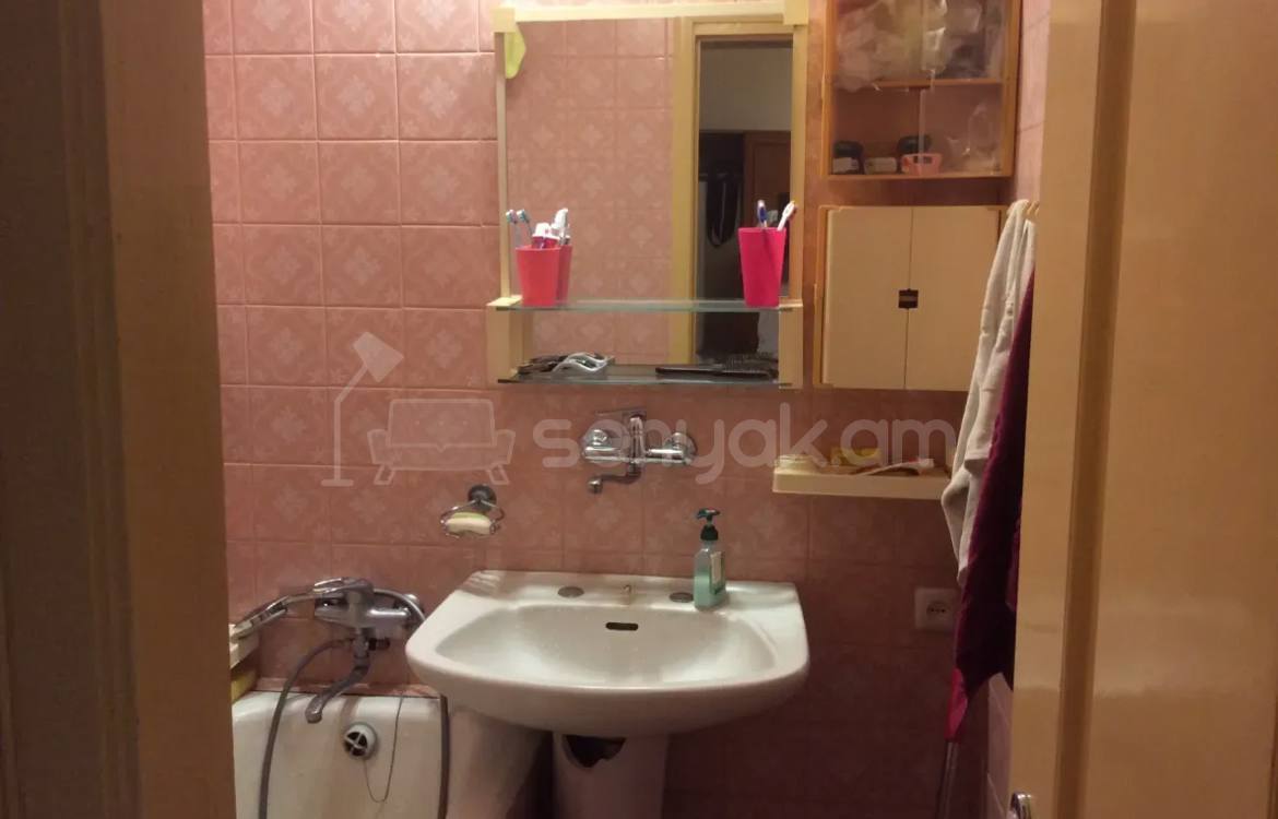 2 Սենյականոց Բնակարան, 61քմ, 5/5 հարկ, Նորմալ Վիճակում
