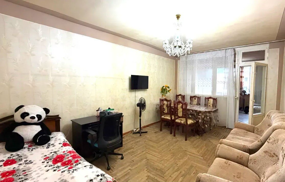 3 Սենյականոց Բնակարան Քարե Շենքում, 76քմ, 3/5 հարկ, Պետական Վիճակում