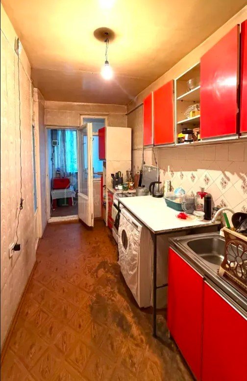 3 Սենյականոց Բնակարան Քարե Շենքում, 76քմ, 3/5 հարկ, Պետական Վիճակում