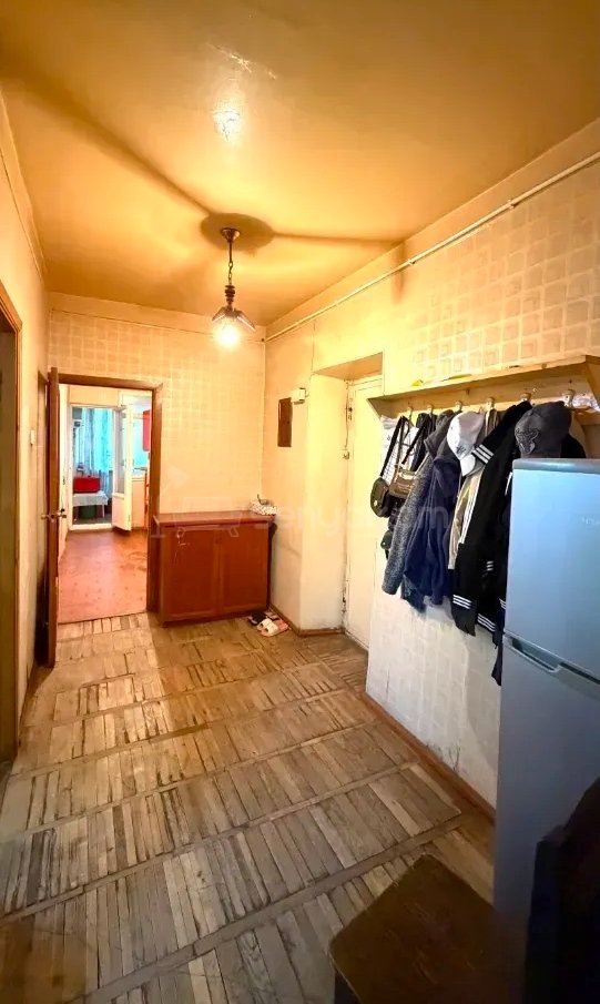 3 Սենյականոց Բնակարան Քարե Շենքում, 76քմ, 3/5 հարկ, Պետական Վիճակում