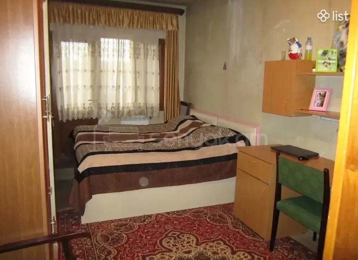 3 Սենյականոց Բնակարան Քարե Շենքում, 100քմ, 5/5 հարկ, Նորմալ Վիճակում, Մասամբ Կահավորված, Արևկող