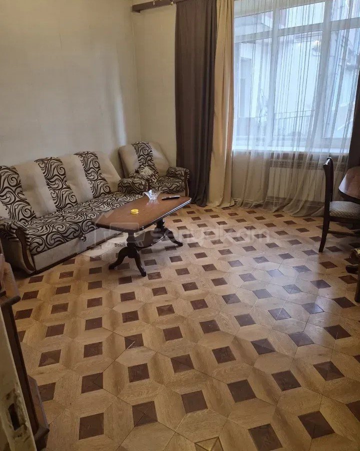 2 Սենյականոց Բնակարան Քարե Շենքում, 68քմ, 4/5 հարկ, Նորմալ Վիճակում