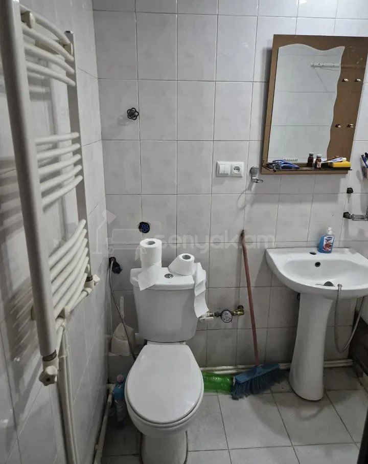 2 Սենյականոց Բնակարան Քարե Շենքում, 68քմ, 4/5 հարկ, Նորմալ Վիճակում