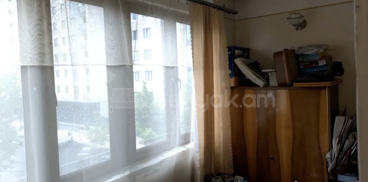 2 Սենյականոց Բնակարան Քարե Շենքում, 64քմ, 4/5 հարկ, Կոսմետիկ Վերանորոգված