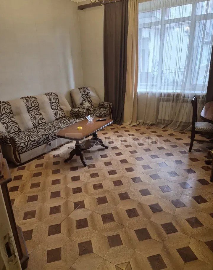 2 Սենյականոց Բնակարան Քարե Շենքում, 68քմ, 4/5 հարկ, Նորմալ Վիճակում
