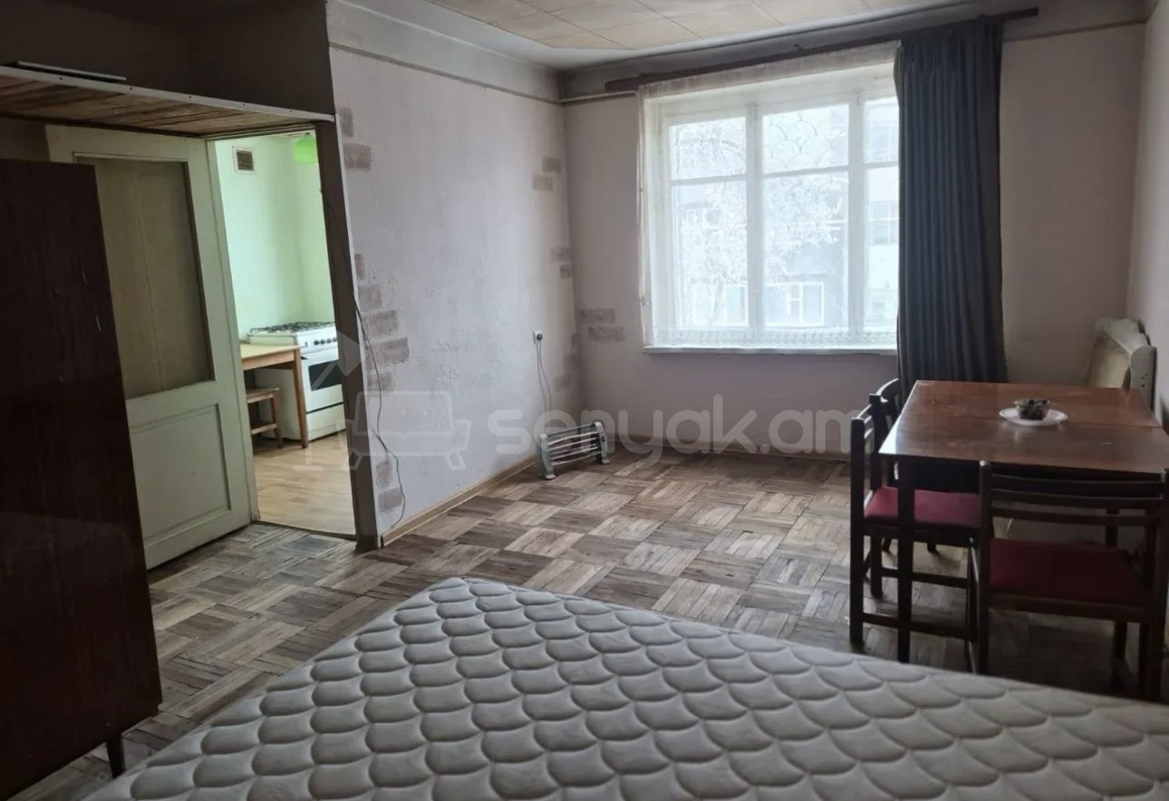1 Սենյականոց Բնակարան, 30քմ, 1/4 հարկ, Պետական Վիճակում