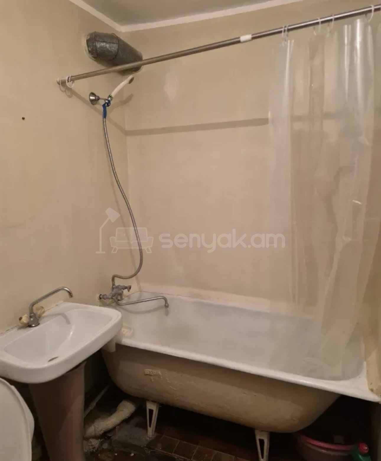 1 Սենյականոց Բնակարան, 30քմ, 1/4 հարկ, Պետական Վիճակում