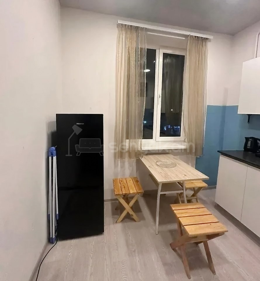 1 Սենյականոց Բնակարան Քարե Շենքում, 36քմ, 2/5 հարկ, Կապիտալ Վերանորոգված