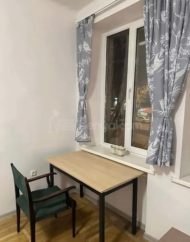 1 Սենյականոց Բնակարան Քարե Շենքում, 36քմ, 2/5 հարկ, Կապիտալ Վերանորոգված