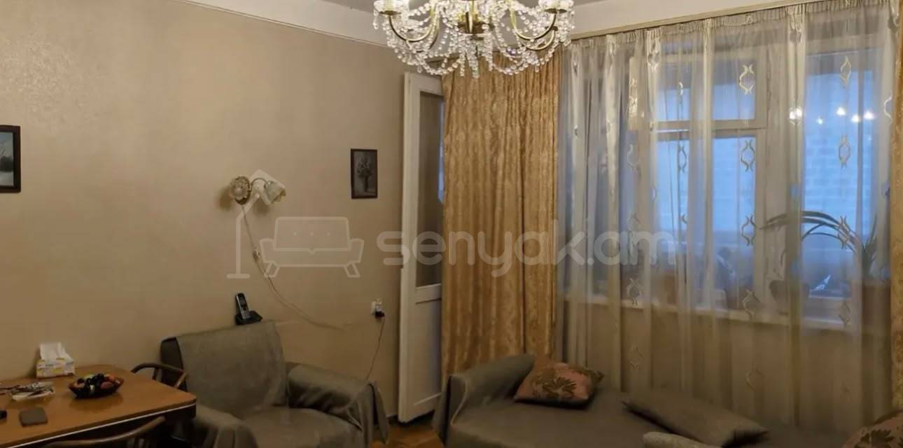 2 Սենյականոց Բնակարան Քարե Շենքում, 65քմ, 4/5 հարկ, Պետական Վիճակում