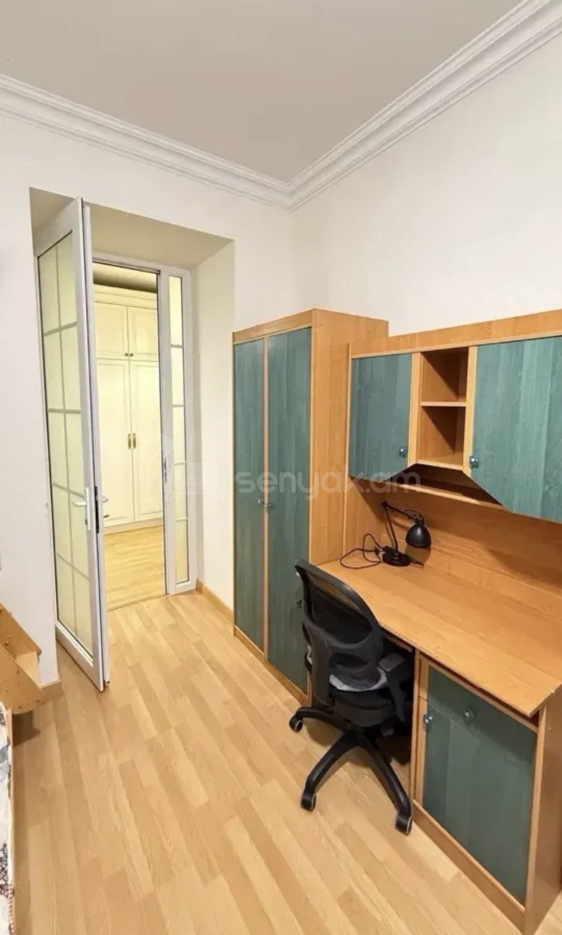 4 Սենյականոց Բնակարան Քարե Շենքում, 109քմ, 3/4 հարկ, Կապիտալ Վերանորոգված