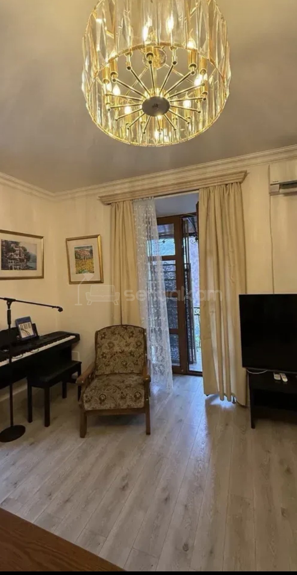 4 Սենյականոց Բնակարան Քարե Շենքում, 109քմ, 3/4 հարկ, Կապիտալ Վերանորոգված