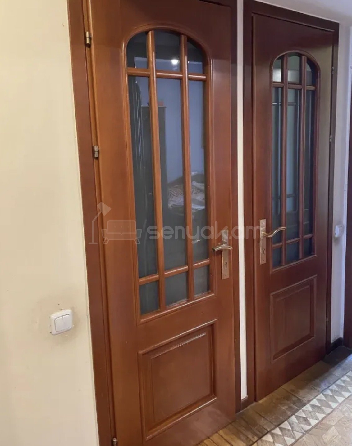 4 Սենյականոց Բնակարան Քարե Շենքում, 105քմ, 4/5 հարկ, Կապիտալ Վերանորոգված