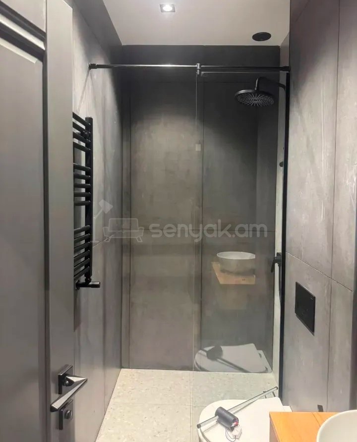 2 Սենյականոց Բնակարան Քարե Շենքում, 44քմ, 2/4 հարկ, Դիզայներական Վերանորոգված