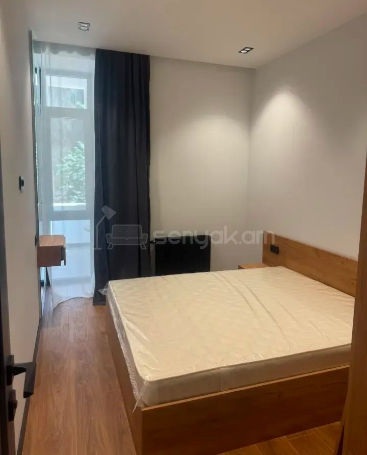 2 Սենյականոց Բնակարան Քարե Շենքում, 44քմ, 2/4 հարկ, Դիզայներական Վերանորոգված