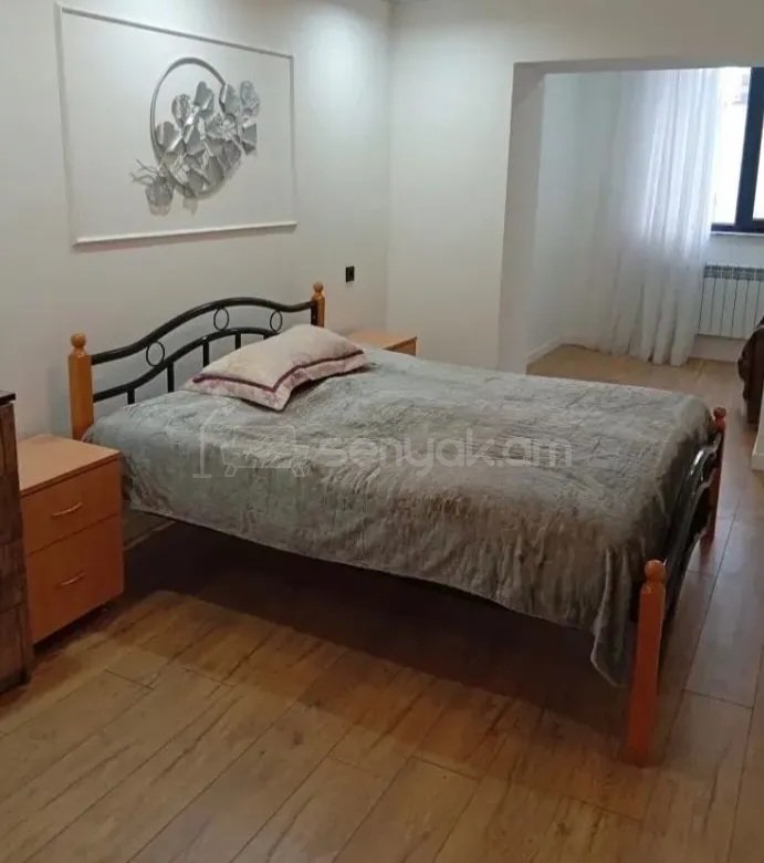 3 Սենյականոց Բնակարան Քարե Շենքում, 78քմ, 4/5 հարկ, Դիզայներական Վերանորոգված