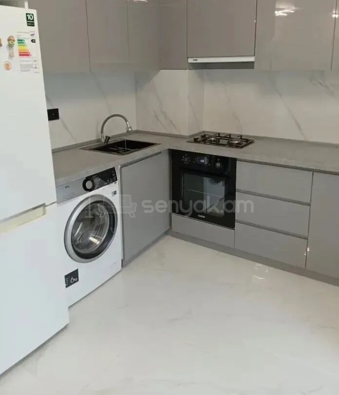 3 Սենյականոց Բնակարան Քարե Շենքում, 78քմ, 4/5 հարկ, Դիզայներական Վերանորոգված