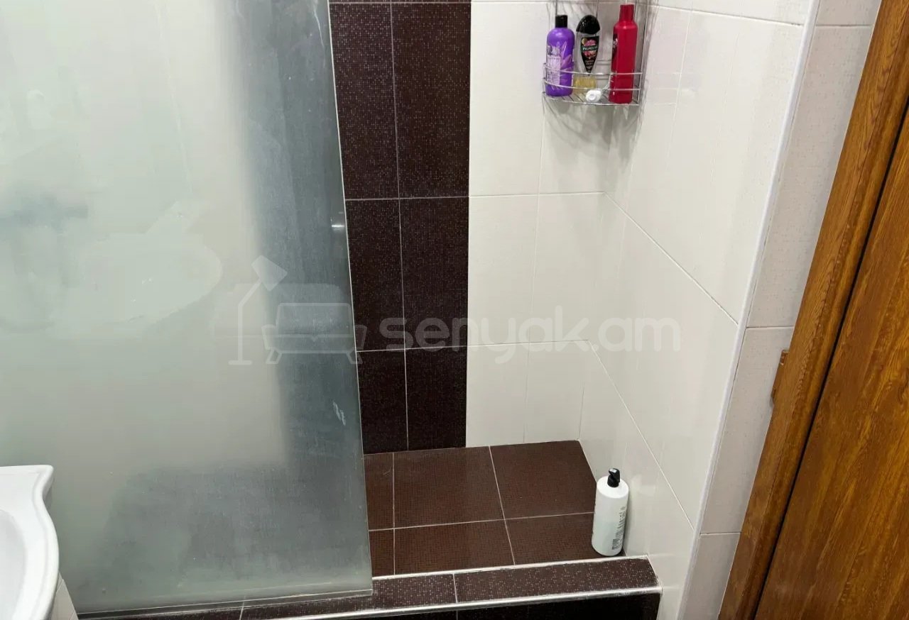 3 Սենյականոց Բնակարան Քարե Շենքում, 56քմ, 4/5 հարկ, Կապիտալ Վերանորոգված, Կահավորված