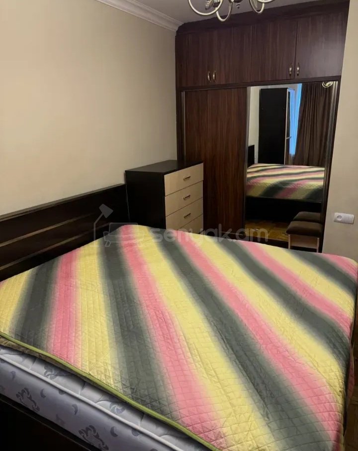3 Սենյականոց Բնակարան Քարե Շենքում, 56քմ, 4/5 հարկ, Կապիտալ Վերանորոգված, Կահավորված
