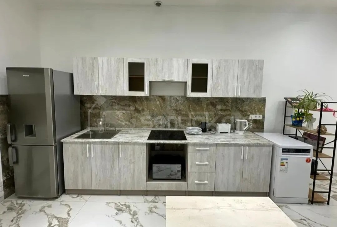 3 Սենյականոց Բնակարան Քարե Շենքում, 72քմ, 1/4 հարկ, Կապիտալ Վերանորոգված, Կահավորված