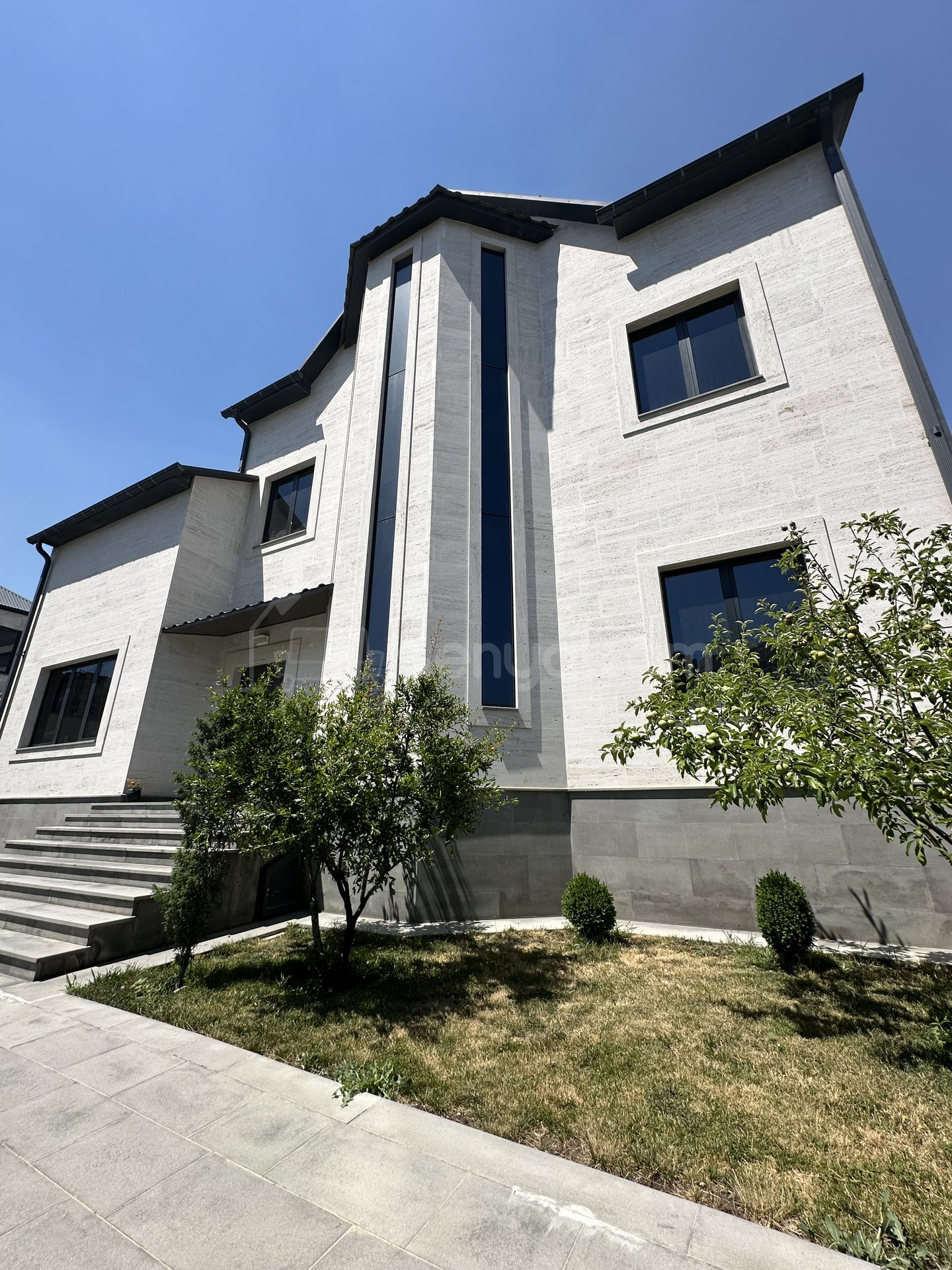 6 Սենյականոց Շքեղ Առանձնատուն, 380քմ, Լողավազանով, Ավտոտնակով