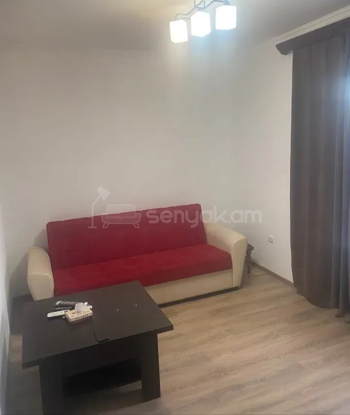 2 Սենյականոց Բնակարան Քարե Շենքում, 52քմ, 3/5 հարկ, Նորմալ Վիճակում, Կահավորված