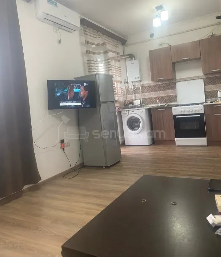 2 Սենյականոց Բնակարան Քարե Շենքում, 52քմ, 3/5 հարկ, Նորմալ Վիճակում, Կահավորված