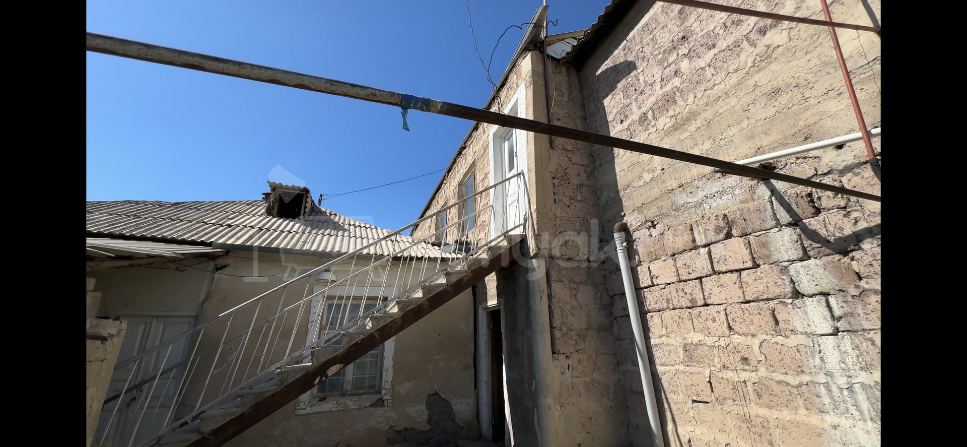 5 Սենյականոց Սեփական Տուն, 260քմ, Նորմալ Վիճակում, Ավտոտնակով