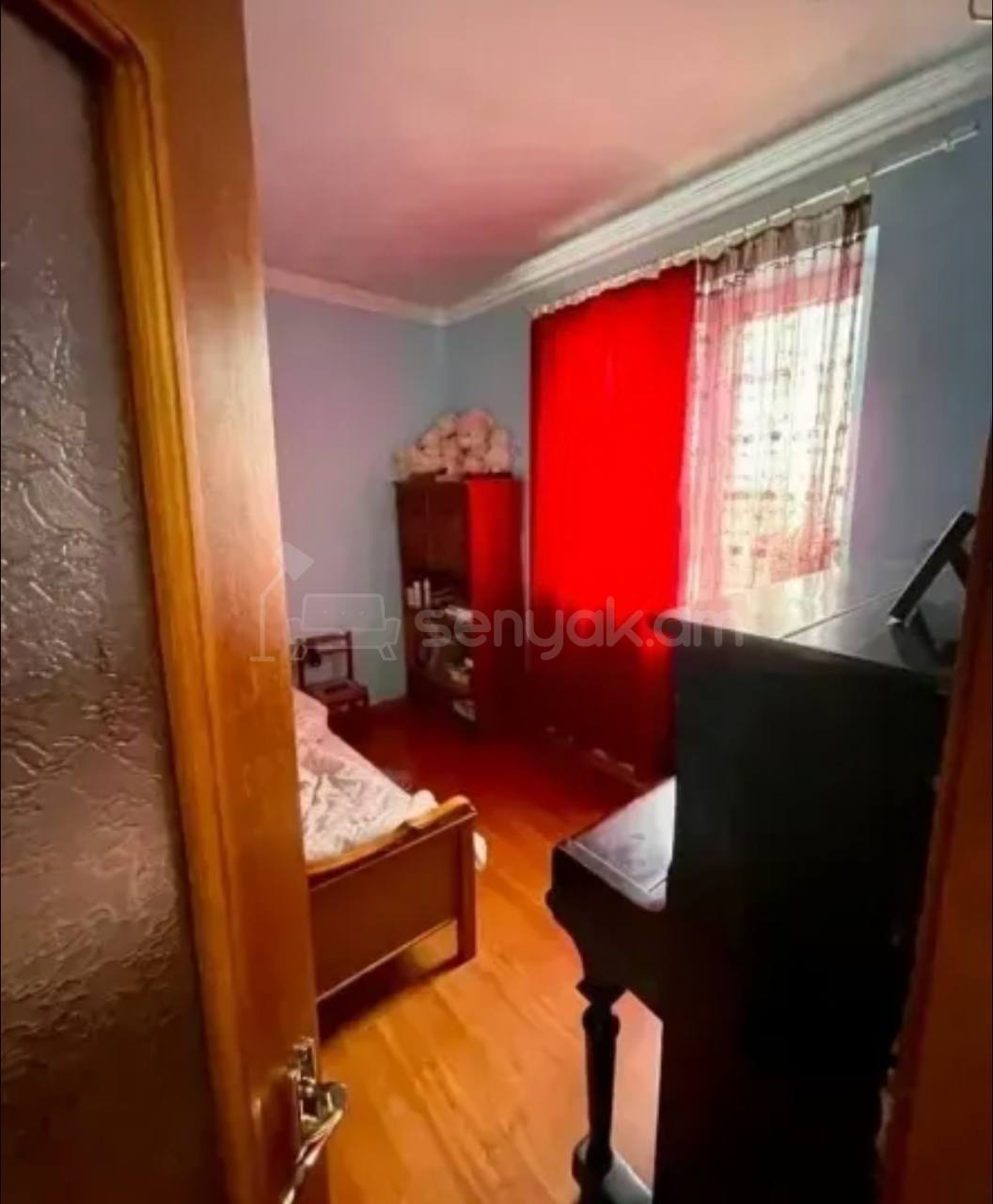 4 Սենյականոց Բնակարան Քարե Շենքում, 82քմ, 2/5 հարկ, Կապիտալ Վերանորոգված