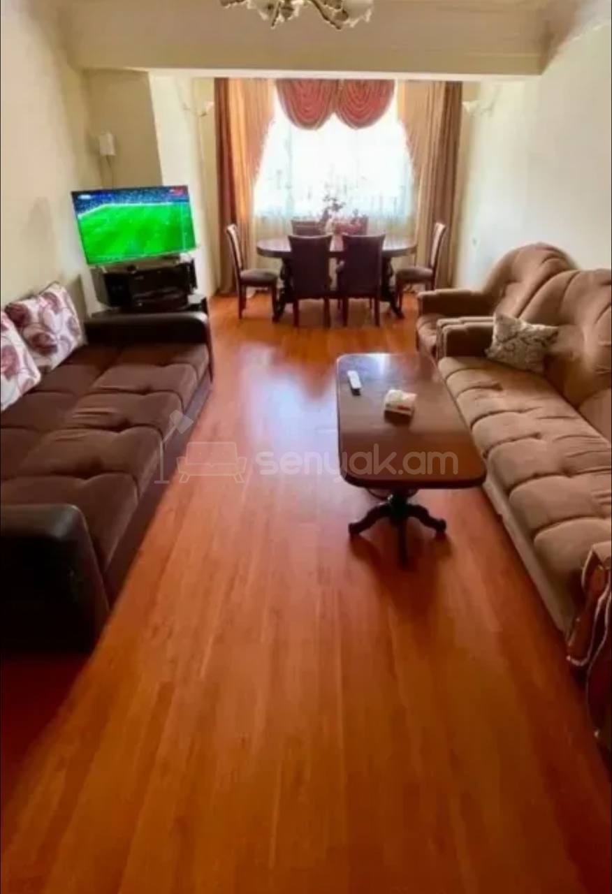 4 Սենյականոց Բնակարան Քարե Շենքում, 82քմ, 2/5 հարկ, Կապիտալ Վերանորոգված