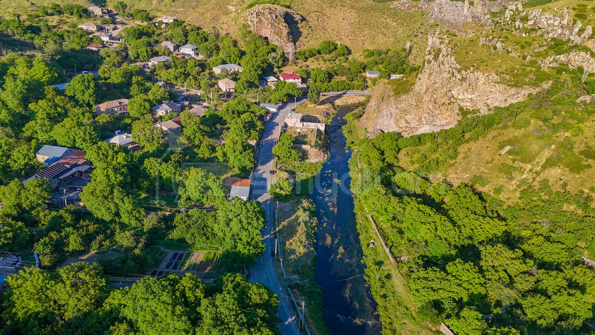 Բնակելի Նշանակության Հողատարածք, 1077քմ, Խմելու Ջրով
