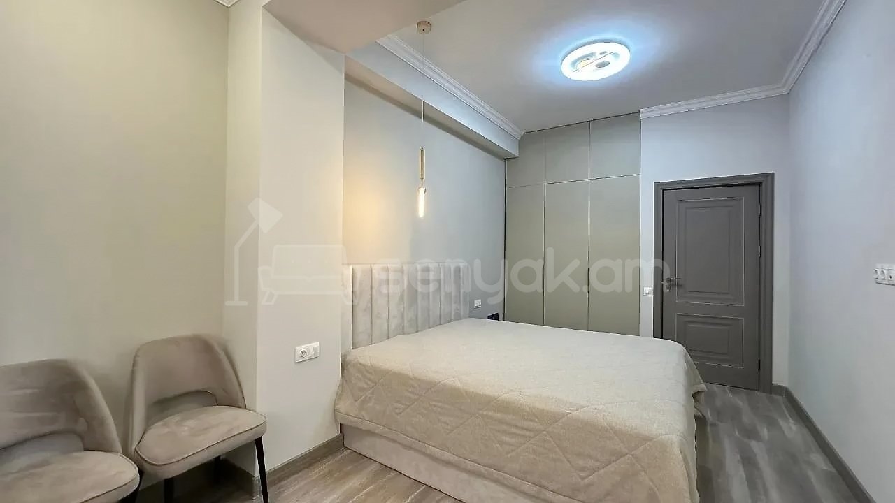 4 Սենյականոց Բնակարան Նորակառույցում, 95քմ, 3/14 հարկ, Կապիտալ Վերանորոգված