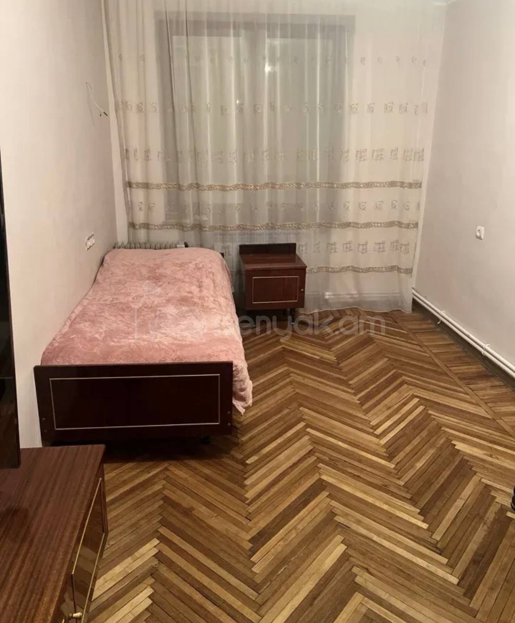 3 Սենյականոց Բնակարան Քարե Շենքում, 76քմ, 5/5 հարկ, Կապիտալ Վերանորոգված