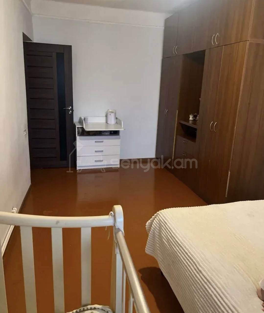 3 Սենյականոց Բնակարան Քարե Շենքում, 76քմ, 5/5 հարկ, Կապիտալ Վերանորոգված