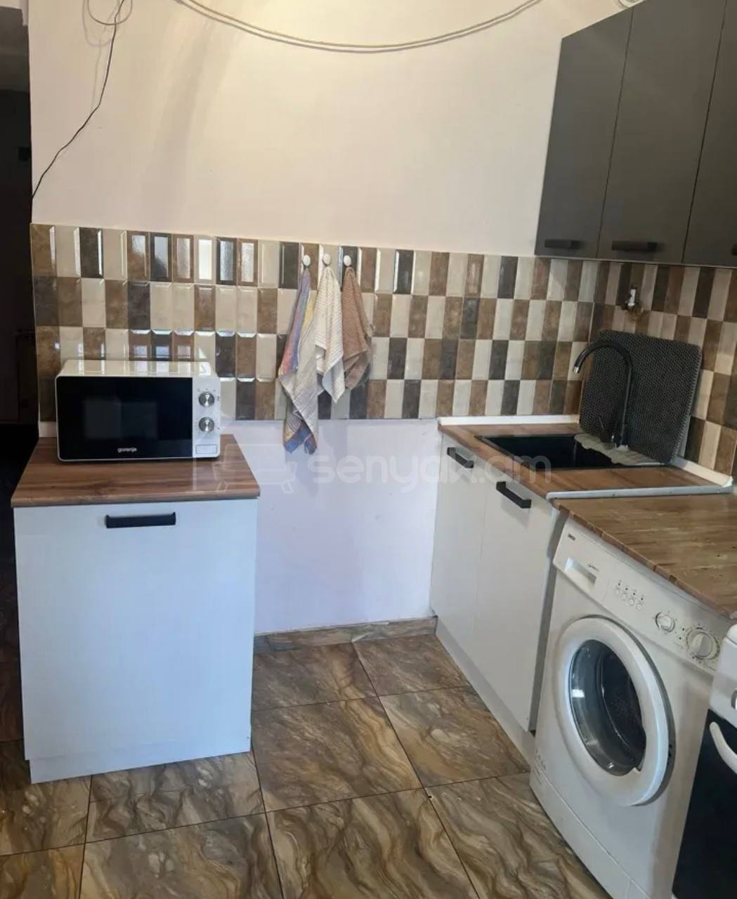 3 Սենյականոց Բնակարան Քարե Շենքում, 76քմ, 5/5 հարկ, Կապիտալ Վերանորոգված