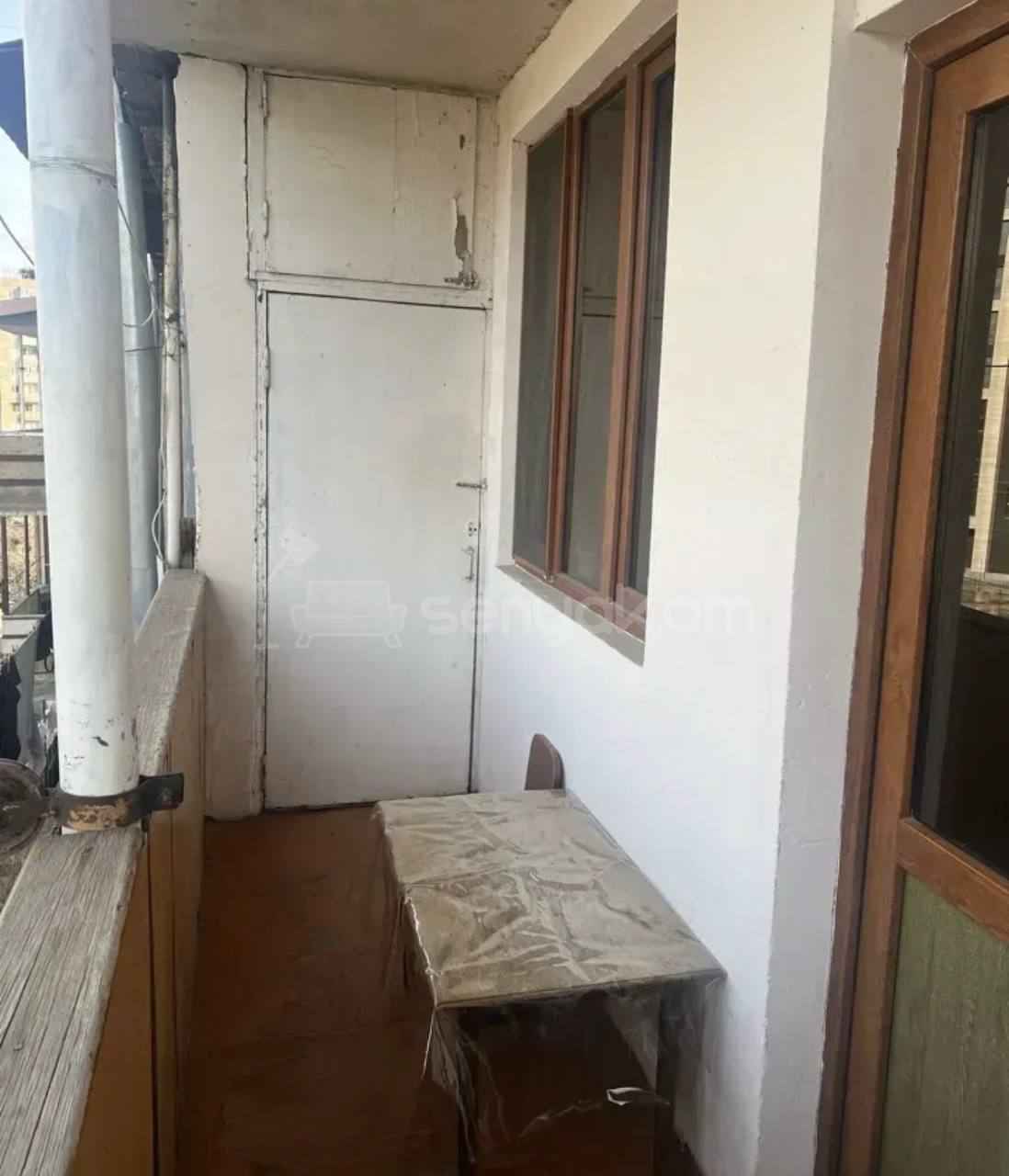 3 Սենյականոց Բնակարան Քարե Շենքում, 76քմ, 5/5 հարկ, Կապիտալ Վերանորոգված