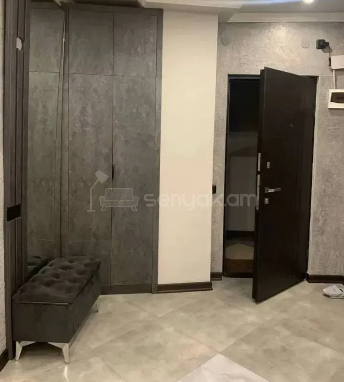 2 Սենյականոց Բնակարան Քարե Շենքում, 50քմ, 5/5 հարկ, Կապիտալ Վերանորոգված