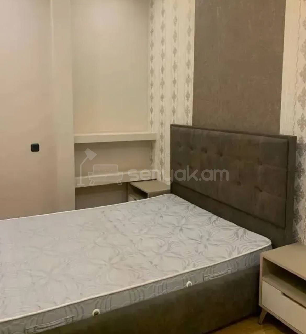 2 Սենյականոց Բնակարան Քարե Շենքում, 50քմ, 5/5 հարկ, Կապիտալ Վերանորոգված