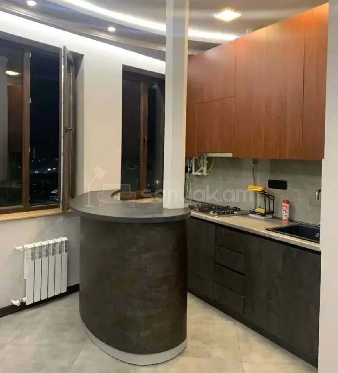 2 Սենյականոց Բնակարան Քարե Շենքում, 50քմ, 5/5 հարկ, Կապիտալ Վերանորոգված