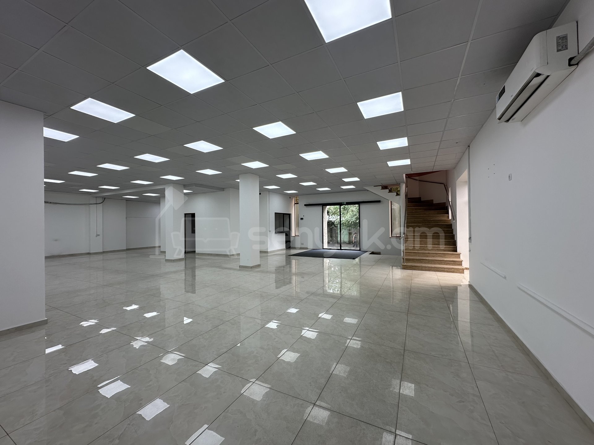 Առևտրի Տարածք, 560քմ
