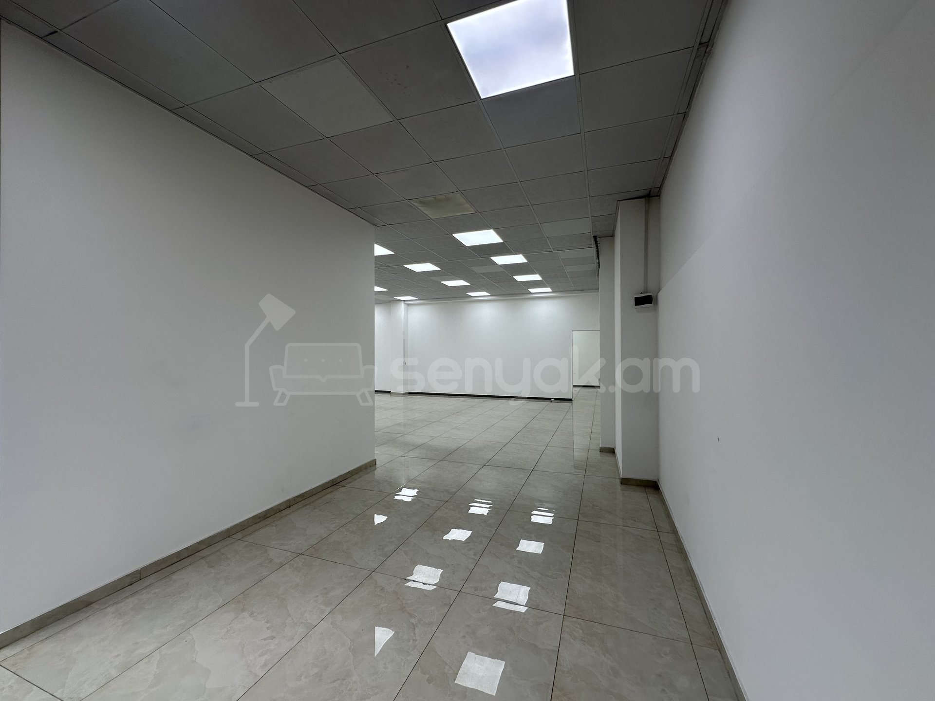 Առևտրի Տարածք, 560քմ