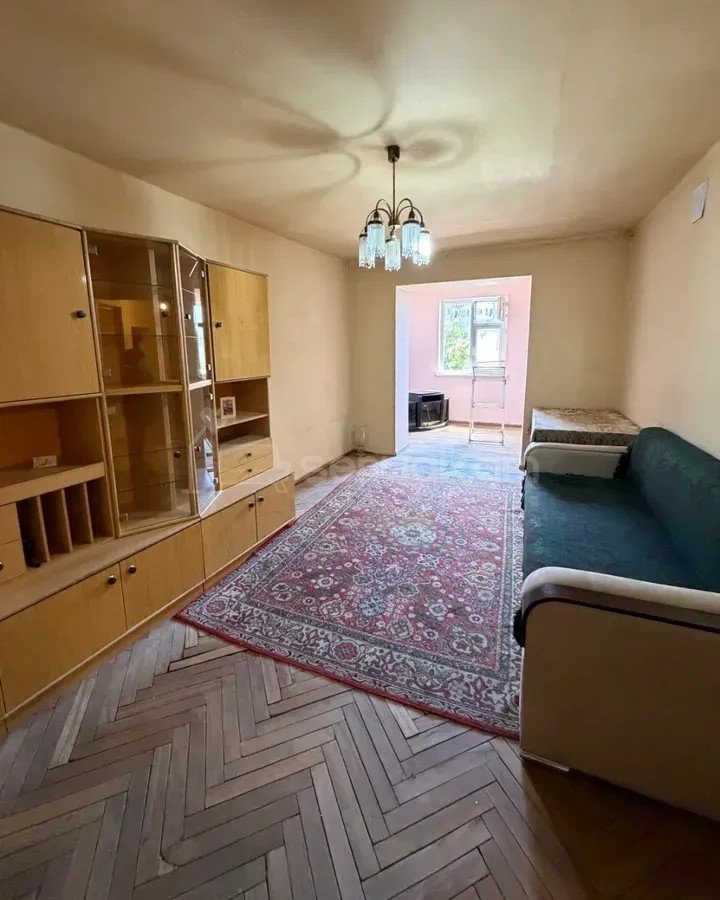 3 Սենյականոց Բնակարան Քարե Շենքում, 71քմ, 4/4 հարկ, Նորմալ Վիճակում