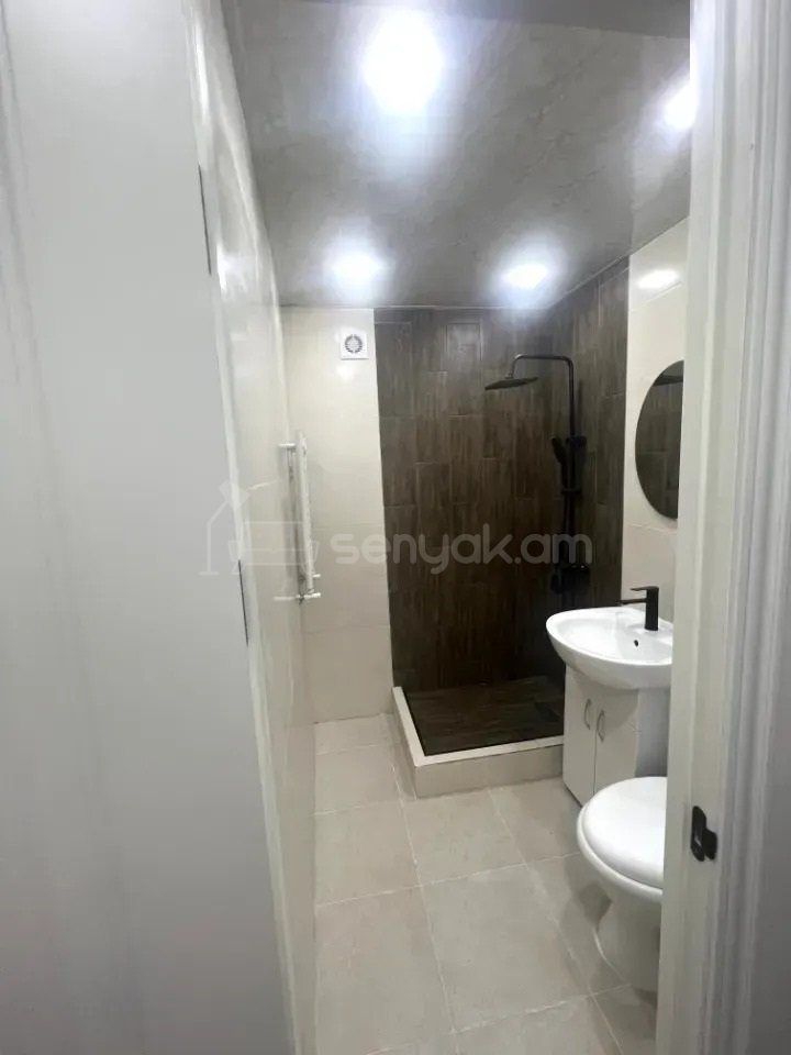 2 Սենյականոց Բնակարան, 36քմ, 3/5 հարկ, Կապիտալ Վերանորոգված