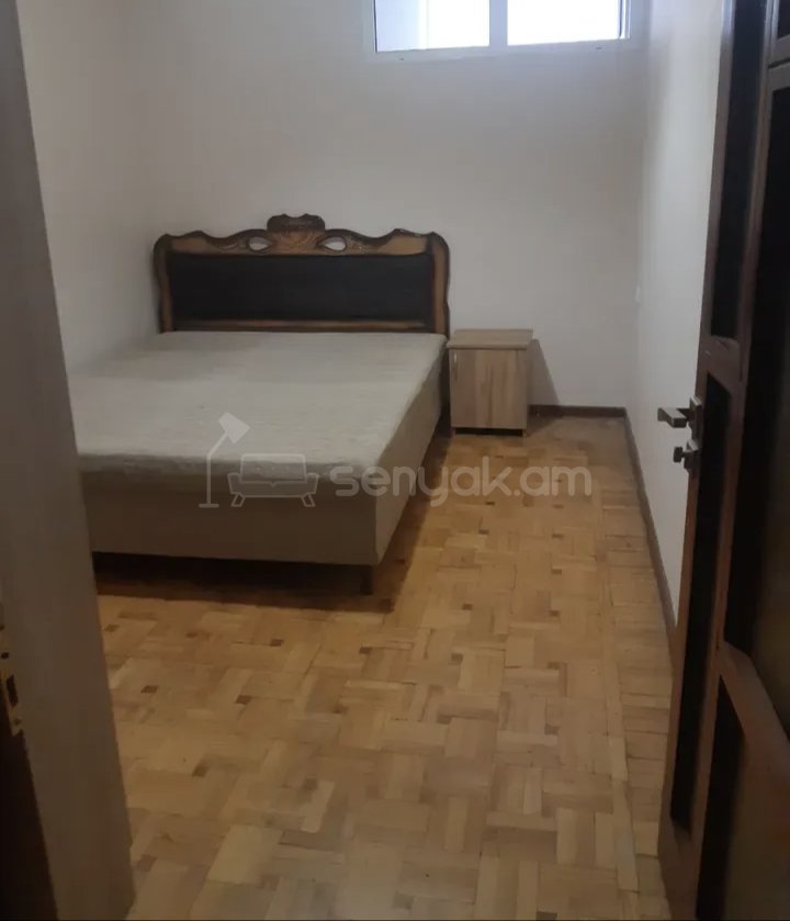 2 Սենյականոց Բնակարան Քարե Շենքում, 58քմ, 3/5 հարկ, Նորմալ Վիճակում, Կահավորված