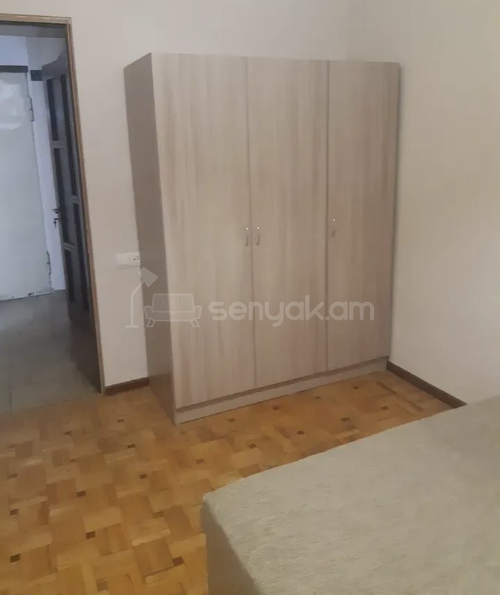 2 Սենյականոց Բնակարան Քարե Շենքում, 58քմ, 3/5 հարկ, Նորմալ Վիճակում, Կահավորված