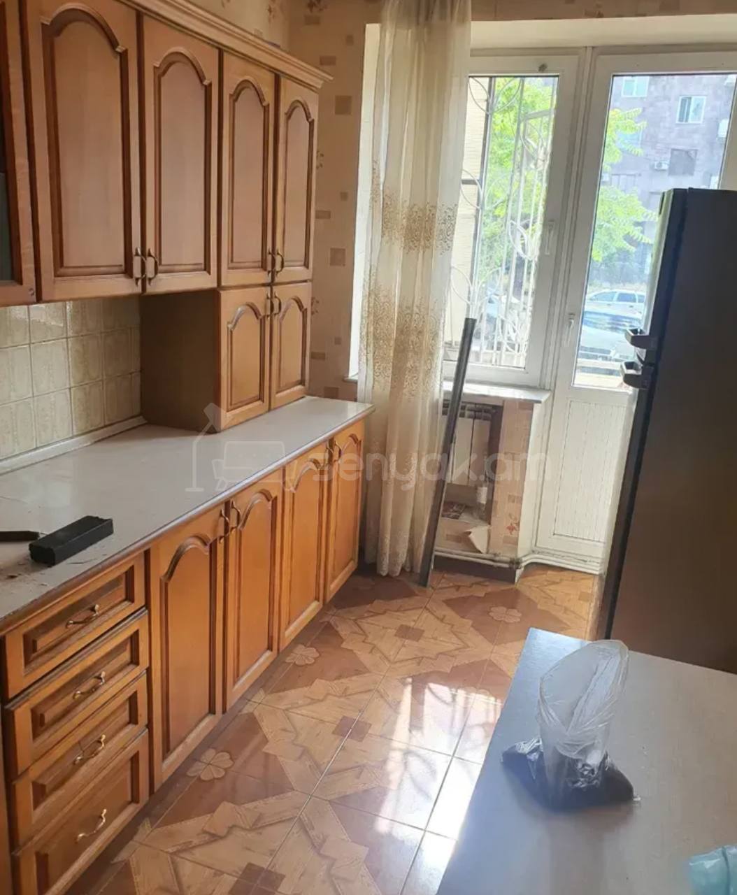 3 Սենյականոց Բնակարան Քարե Շենքում, 90քմ, 3/7 հարկ, Կոսմետիկ Վերանորոգված, Կահավորված